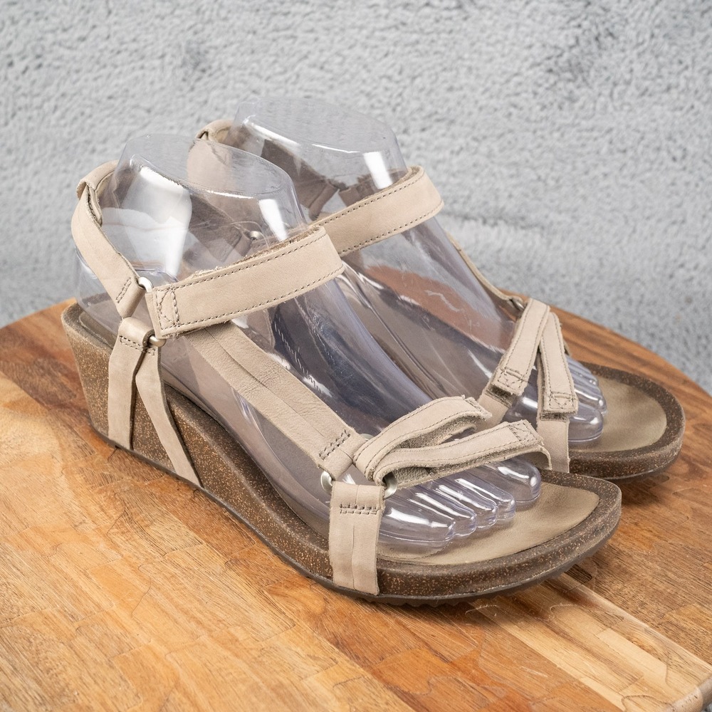 Teva Women's Tan Ysidro Universal Wedge Sandal Size 9
